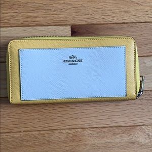 Coach wallet